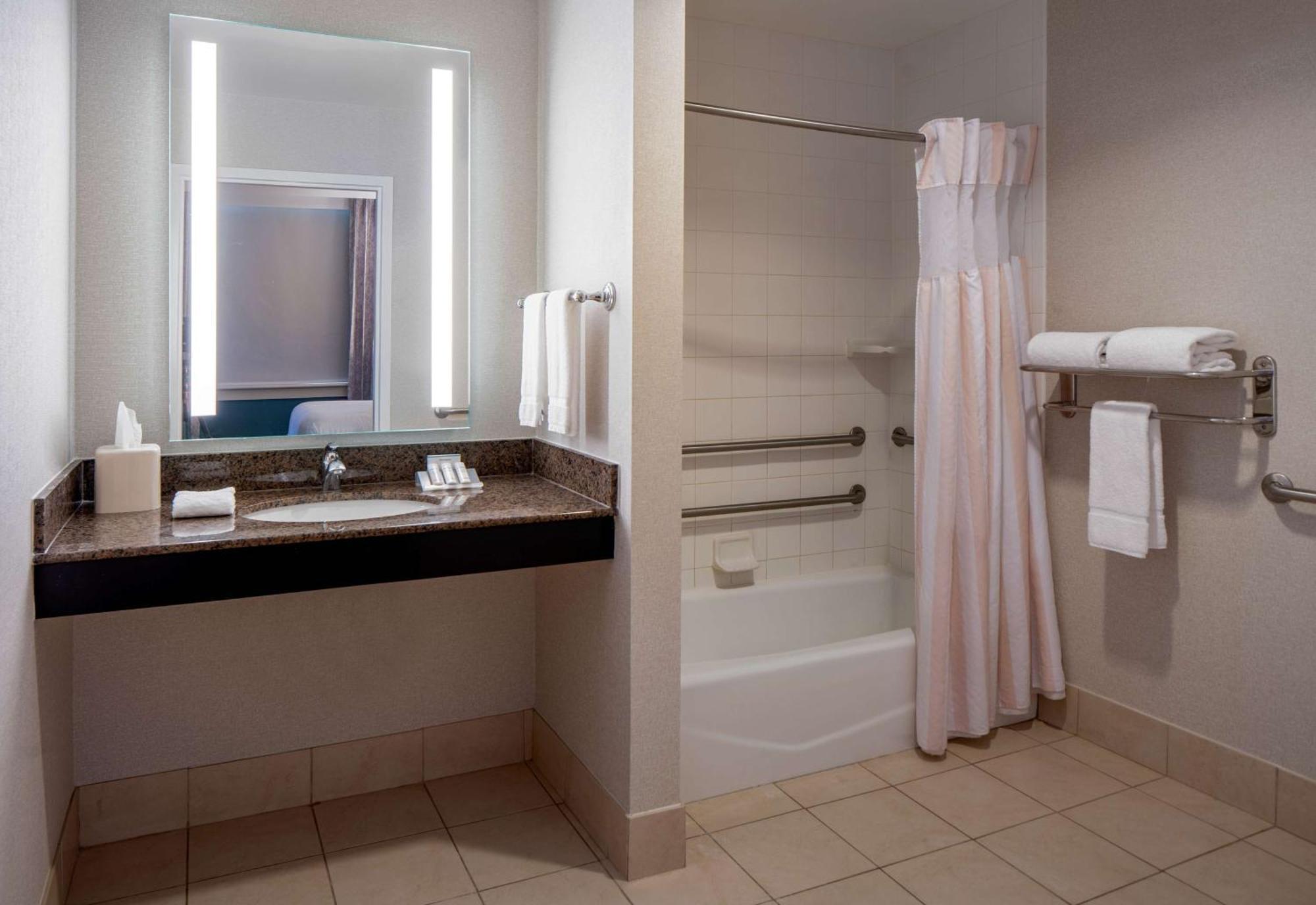 Hilton Garden Inn Jackson Downtown Eksteriør billede